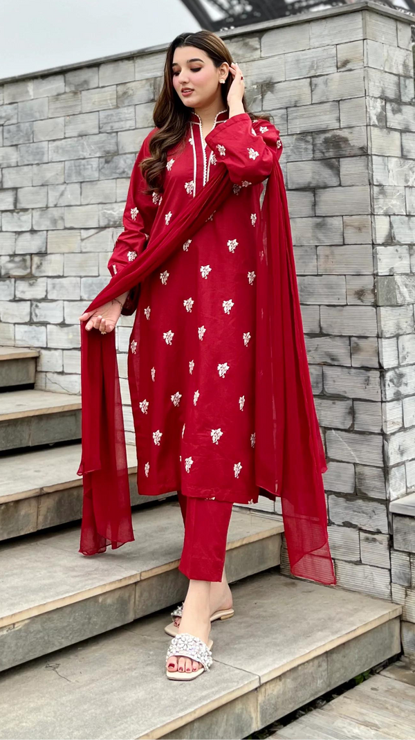 Lilly Embroidery 3 Piece