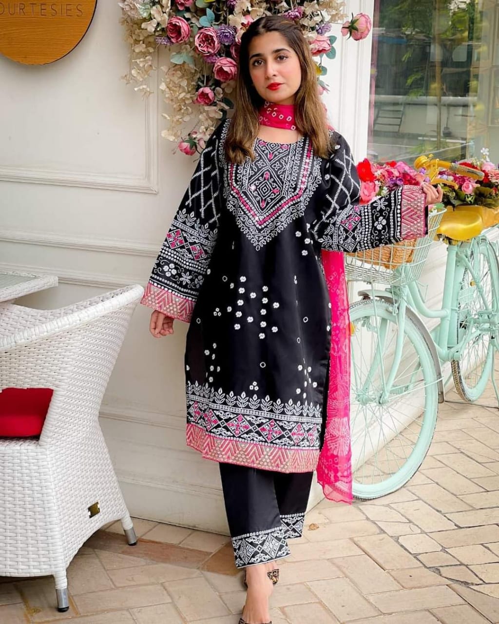 Chuniri Silk 3-piece Suite (Embroidered) Stitched